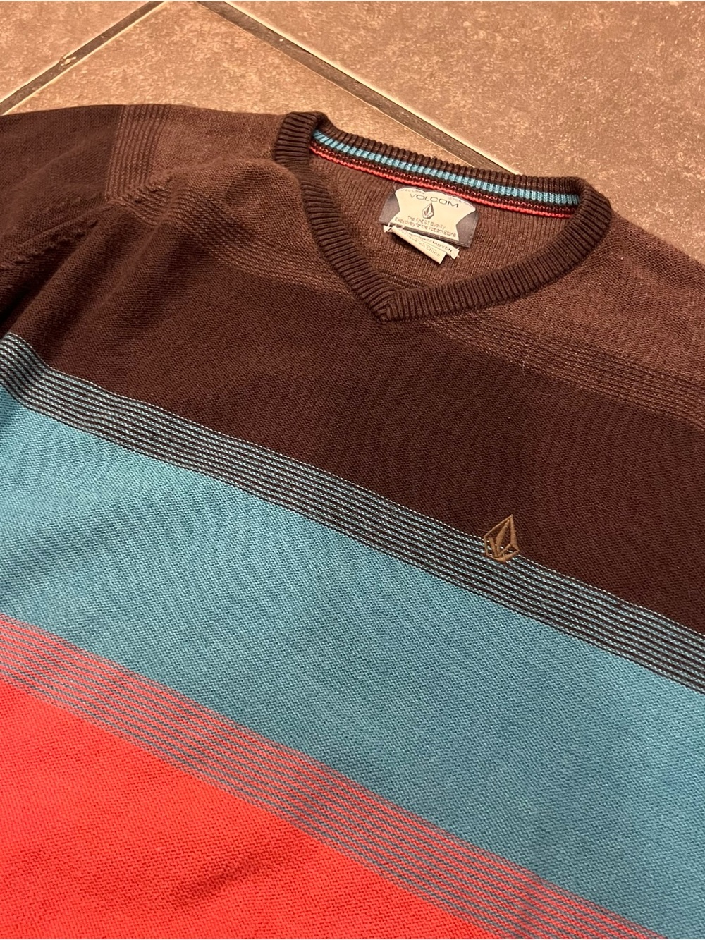 Vintage 2000s Volcom Stone Colorblock Striped V-Neck Sweater | brown blue coral